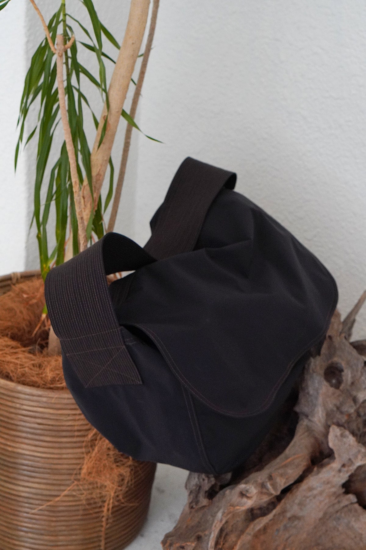 予約》WATERPROOF MESSENGER BAG – SOLOV