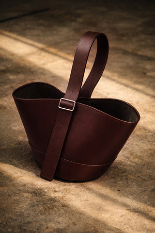 《予約》SOFIA SHOULDER TOTE IN TAN LEATHER