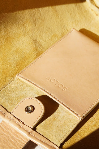 《予約》SOFIA SHOULDER TOTE IN TAN LEATHER